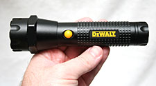 dewalt_3aaa_01a