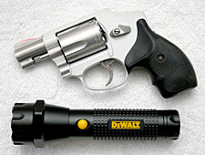 dewalt_3aaa_05a