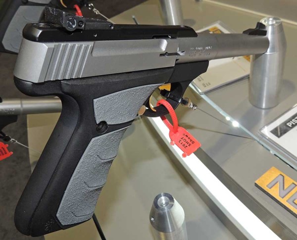 Browning BuckMark Camper UFX pistol