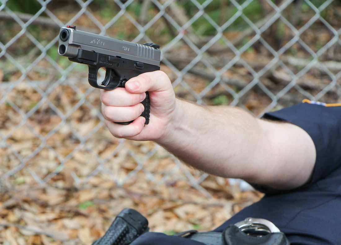 police officer shooting the xd-s 4.0 in self-defense