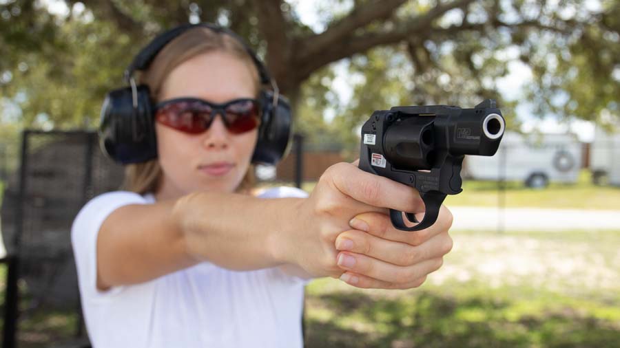 woman shooting Bodyguard 38 revolver comparing it to 642 J-frame in 38 Special